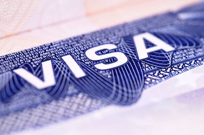 Qué pasa si vence el plazo de estadía que determina la visa en Estados Unidos y la persona sigue en suelo norteamericano