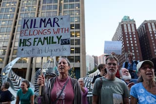 Qué saber sobre las políticas de deportación de Trump que podrían enviar a Ábrego García a Uganda