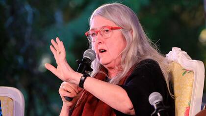 "Qué significa entonces la democracia? Hasta cierto punto es algo en lo que hay que trabajar constantemente para cuestionarla", opina Mary Beard