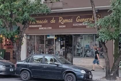 ¿Qué significa la palabra 'quincallería', escrita en el cartel de un almacén de ramos generales de Núñez?