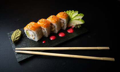 ¿Qué tal disfrutar de una noche de sushi en el espacio al aire libre de Bou?