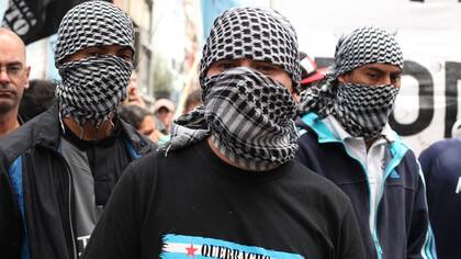 Fragmentado y sin Esteche, Quebracho busca retomar su activismo callejero