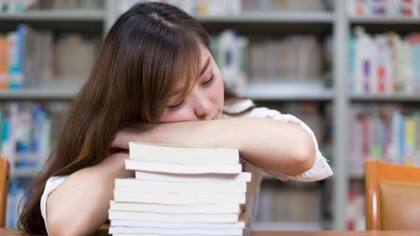 Quedarse dormido durante clases o en una reunión de negocios no es censurado por nadie en Japón