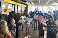 En el Aeroparque, pasajeros de Flybondi denuncian cancelaciones, demoras y falta de respuestas
