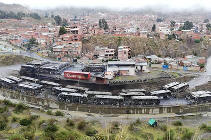 Treinta y tres colectivos fueron incendiados en La Paz