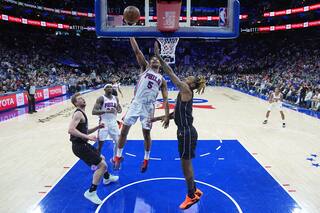 Quentin Grimes anota 28 y los 76ers vencen 104-97 a los Nets