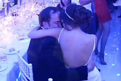 Quentin Tarantino, a los mimos con su esposa, la actriz y modelo Daniella Pick, en la boda íntima que celebraron en Los Ángeles