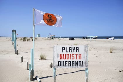 Querandí es la única playa en su tipo en la que se puede alcanzar la orilla en 4x4 o ingresar con Meharis