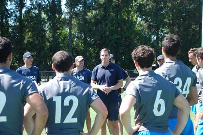 Quesada, entrenador de Jaguares, en la concentración Senior de la UAR