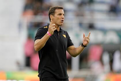 Quesada consiguió su primer triunfo como entrenador de Jaguares,