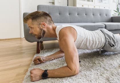 ¿Quién dijo que los cables estorban para entrenar?