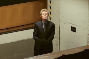 Quién es el director argentino que estrena en Venecia un film con Willem Dafoe