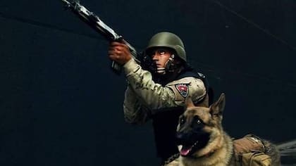 Quién es el militar que se rebeló contra Nicolás Maduro y atacó al gobierno