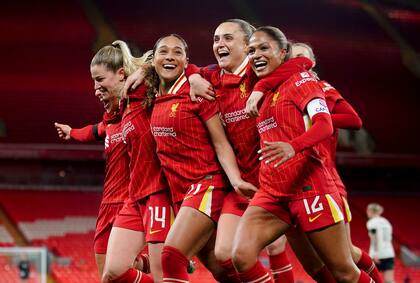 Quién es Olivia Smith, la futbolista “más cara” de la historia