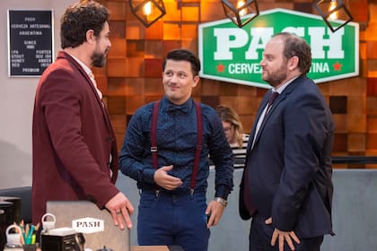 Luciano Castro, Darío Lopilato y Alan Sabbagh, en una escena de la producción de Telefe