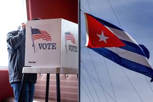 Quien nace en Puerto Rico es ciudadano de Estados Unidos, por lo tanto, debe cumplir con los mismos requisitos que otros neoyorquinos