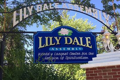 Quien quiere ser parte de la comunidad de espiritistas certificados, debe realizar una prueba de dos años para conseguir el aval de la Asamblea