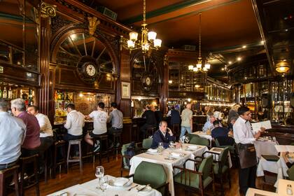 Quienes cobren propinas deberán tener una cuenta especial para percibirlas.