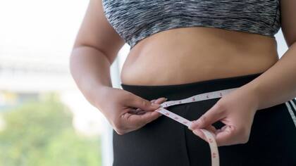 Quienes comen rápido suelen tener sobrepeso