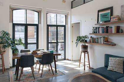 Quienes hoy habitan el complejo son en su gran mayoría jóvenes profesionales, creativos y emergentes: chef, diseñadores, ingenieros, artistas.