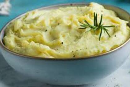 Quienes por ansiedad o falta de tiempo necesiten adelantar pasos pueden preparar el puré sin agregarle los lácteos. (Canva)