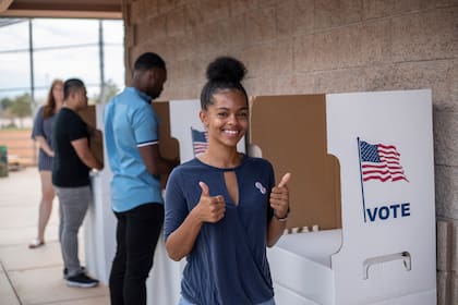 Quienes recibieron sentencia suspendida por delitos graves, o se encuentran en libertad condicional (probation) o bajo supervisión posterior al encarcelamiento (parole), conservan plenamente su derecho al voto