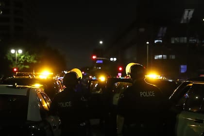 Quienes se desplacen durante el horario del toque de queda podrían ser arrestados por la policía local