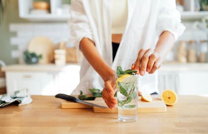 Quienes siguieron la dieta más de cerca tuvieron el menor riesgo de deterioro cognitivo, especialmente si la adoptaron entre los 45 y 54 años