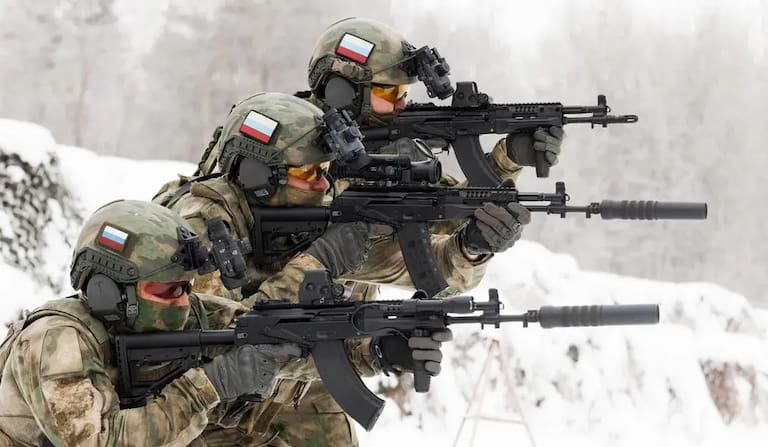 https://resizer.glanacion.com/resizer/v2/quienes-son-los-spetsnaz-los-comandos-rusos-que-K2G74KSJ7ZHNRLKC6NRWJE3NTM.webp?auth=677d5251f8576fd082dc8f935cf2a8fad5778b11ea6d84d193e83988bd443d06&width=768&quality=70&smart=false
