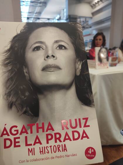 "Quiero contar toda mi verdad", la diseñadora y la que dice, es la primera parte de su biografía. "Planeo hacer una segunda"