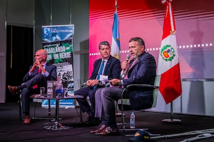 "Quiero que Malvinas se convierta en algo que nos una para construir un sentido de identidad nacional", refirió Javier Sánchez de la Puente.