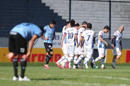 Quilmes festejó ante Belgrano en un estadio vacío