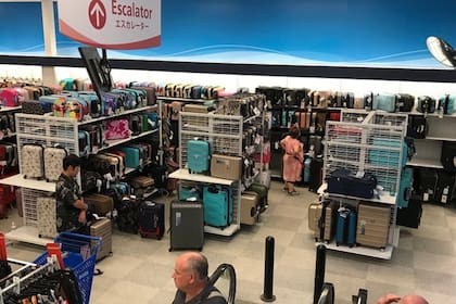 Quince tiendas de Ross permanecerán abiertas en Hawái