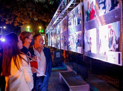 Quintela recibió a Zulemita Menem para un homenaje por el año de la muerte de Carlos Menem.