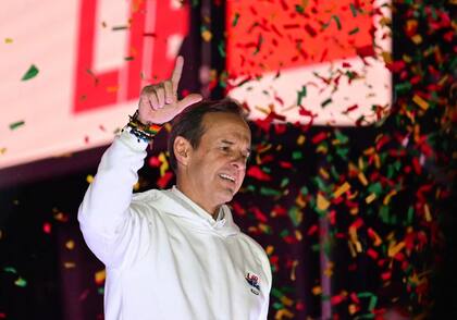 Quiroga busca "sepultar los años del socialismo en Bolivia".