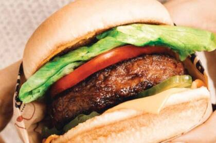 Quizás el productor más conocido sea Beyond Meat, que fabrica productos cárnicos a base de plantas