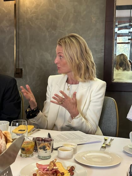 Rachel Conlan en el almuerzo de prensa en el Four Seasons en Argentina. Crédito: Binance.