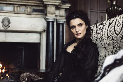 Rachel Weisz protagoniza el film junto a Emma Stone y Olivia Colman.