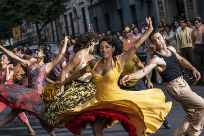 Rachel Zegler y Ansel Elgort protagonizan esta remake, cuyos cuadros musicales inspiraron a muchos largometrajes a lo largo de la historia