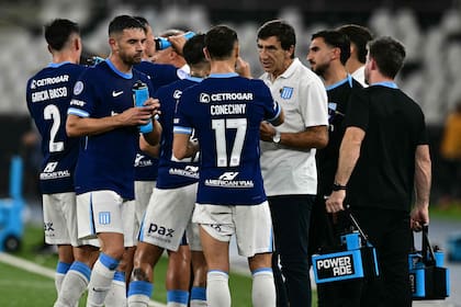 Racing atraviesa un presente complejo, pero quiere reponerse frente a su verdugo en la final del Clausura 2025