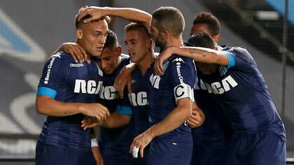 Racing fue más que Gimnasia y cerró un año irregular con una victoria