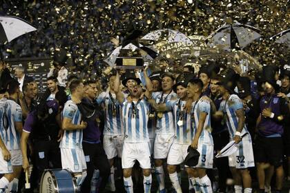 Racing, ganador del Trofeo de Campeones en 2019, contra Tigre.