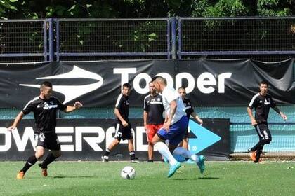 Racing le gan a Riestra