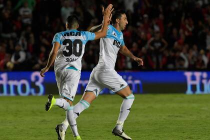 Racing se mantiene como líder de la Superliga, pero mira de reojo a Defensa y Justicia