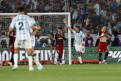Racing también eliminó a River en su camino a la final del Clausura