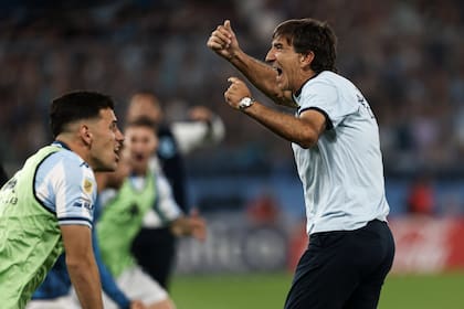 Racing vs River por los octavos de final de La Liga Profesional de Fútbol. Lunes 24 de Noviembre, 2025.