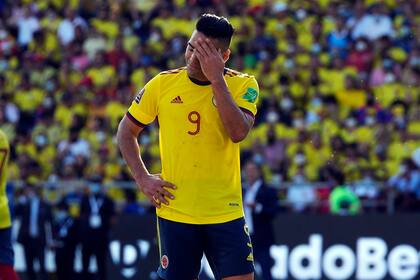 Radamel Falcao perdería su lugar en el once inicial de Colombia, en favor de Miguel Borja.