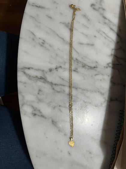 Radios de comunicación y celulares incautados