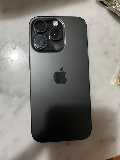 Radios de comunicación y celulares incautados