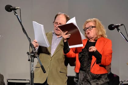 Edda Díaz y Gustavo Bonfigli, en Las dos carátulas, en Radio Nacional